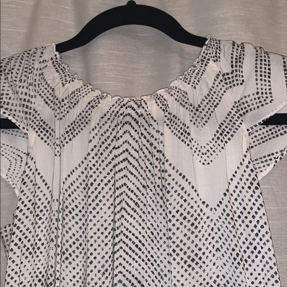 GAP Top - Picture 4 of 4